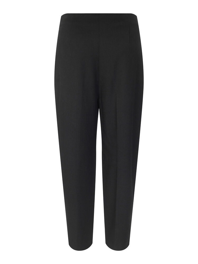 Olava black pant in relaxed fit.