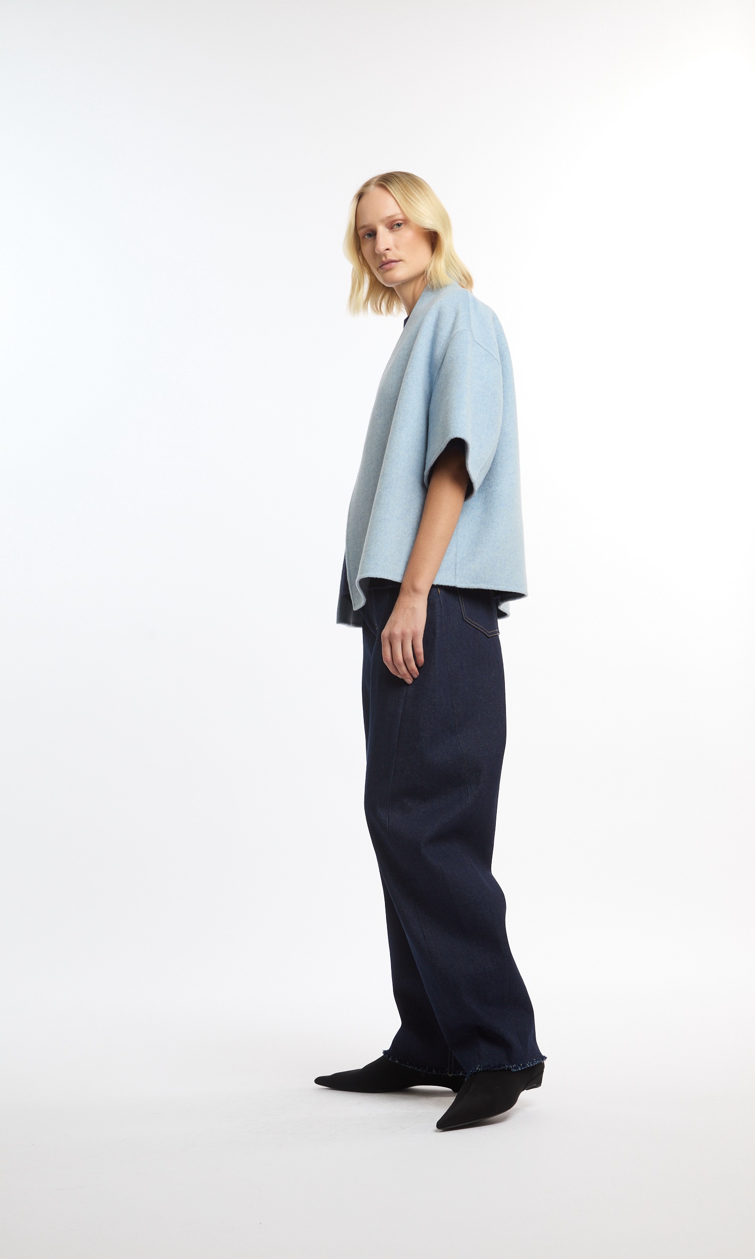 GRETA WOOL CAPE - Image 4